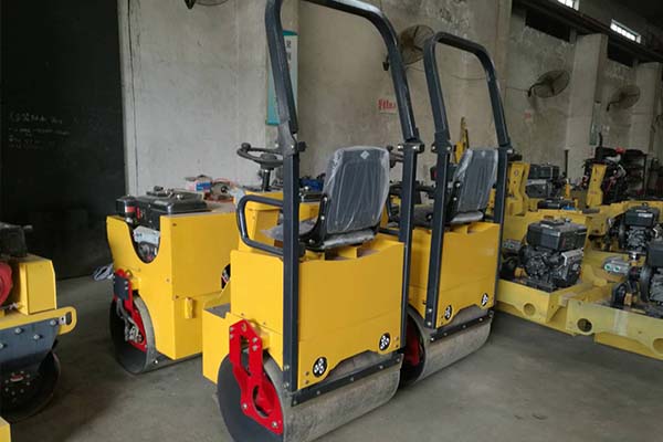 洛陽壓路機 洛陽壓路機